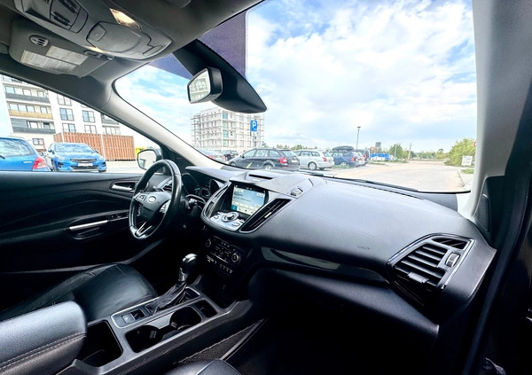 Ford Escape cena 63900 przebieg: 142350, rok produkcji 2017 z Mońki małe 137